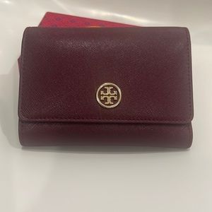 Tory Burch zippered wallet in wine